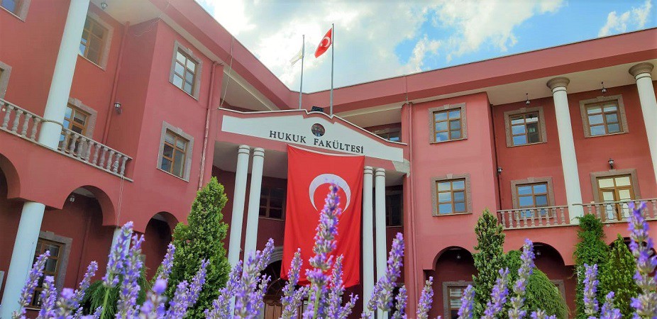 СЕЛЬЧУКСКИЙ УНИВЕРСИТЕТ 8